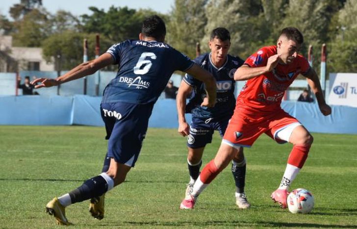 Brown acumuló cuatro partidos sin victorias.