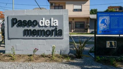 Los desaparecidos de Centenario tienen su lugar en la plaza del barrio.
