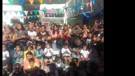 entrega de kits e inicio del ciclo lectivo en el Jardín Nº10 de Budge.
