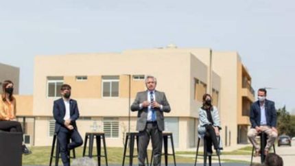 la vivienda 100 mil construida en la gestion fernandez se entregara en santiago
