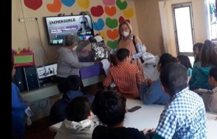 hay menores de entre 6 a 16 años.