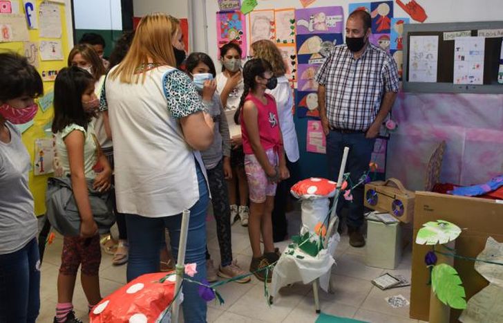 Una jornada emocionante por la creatividad presentada.