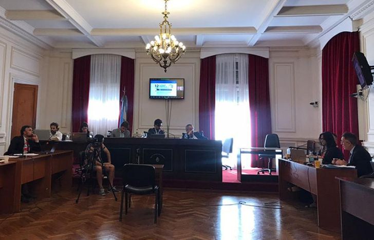 El juicio es llevado adelante por el Tribunal Oral Federal 1 de La Plata.