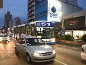 Algunas líneas de colectivos que circulan por Lomas de Zamora no hacen el paro de la CGT.