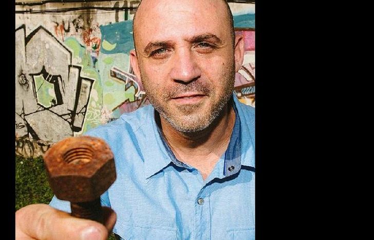 a cargo del exárbol.