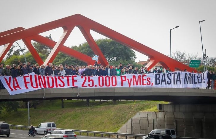 Ante la crisis, piden sancionar una legislación de emergencia económica y productiva.