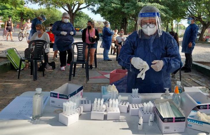 Los hisopados son gratuitos para los vecinos lomenses.