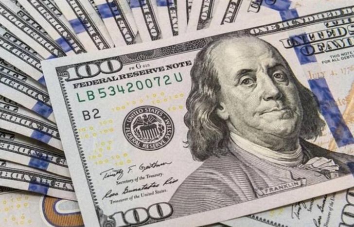 El dólar blue marcó un nuevo récord nominal en el cierre de la semana.