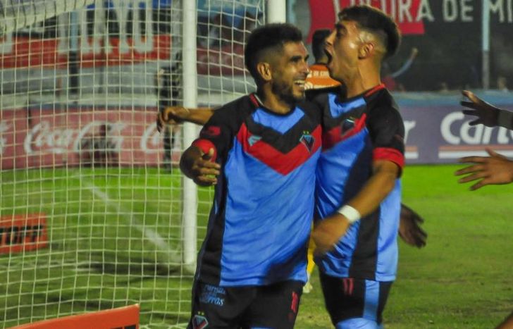 Matías Sproat fue el responsable de abrir el marcador ante Excursionistas.