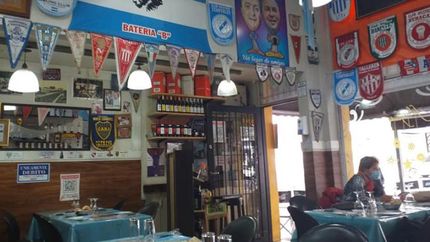 Acá estamos, firmes.