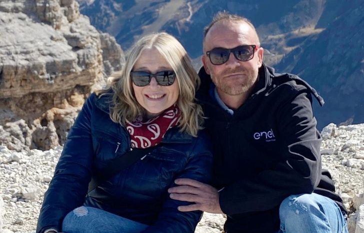 Junto a su amor Karina que es del barrio Villa Galicia de Lomas.&nbsp;