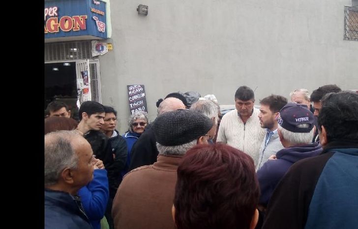 Se juntaron firmas de los vecinos para el pedido de informe.