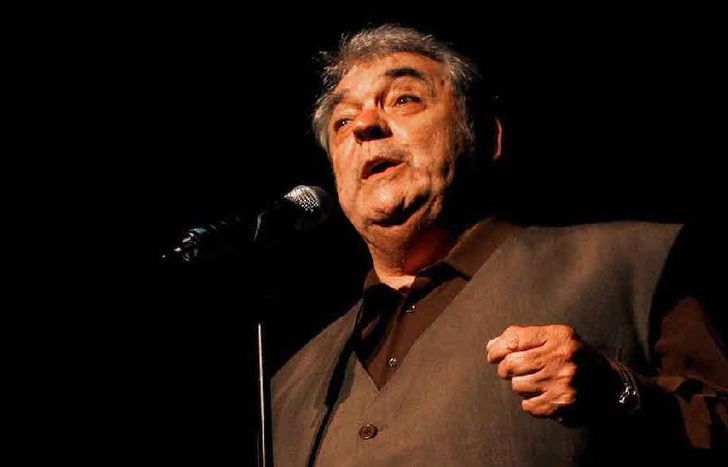 escribía y cantaba sobre “cosas simples”.