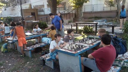 Los chicos aprenden en Temperley.