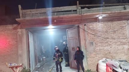 Cinco personas estuvieron expuestas al humo y requirieron atención médica.