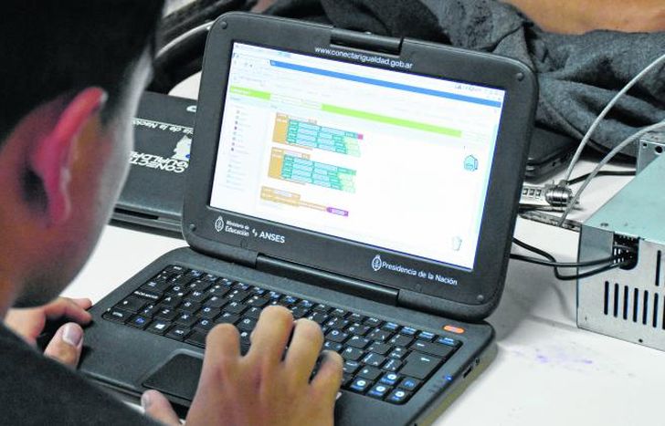 Para que los niños y adolescentes hagan sus tareas.