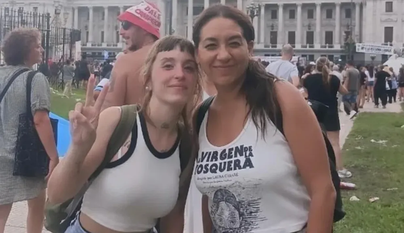 Lorena Vega, protagonista de En el Barro, marchó contra la reforma laboral de Javier Milei. 