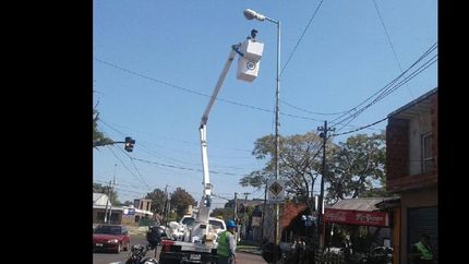 lomas: piden que los vecinos denuncien el robo de luces