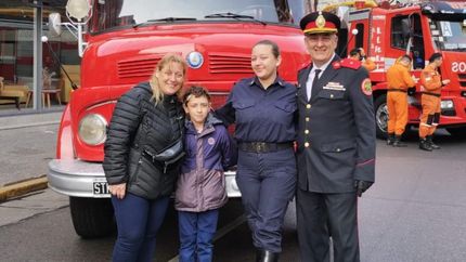 Pilar junto a su familia, a quienes consideró como un apoyo fundamental.