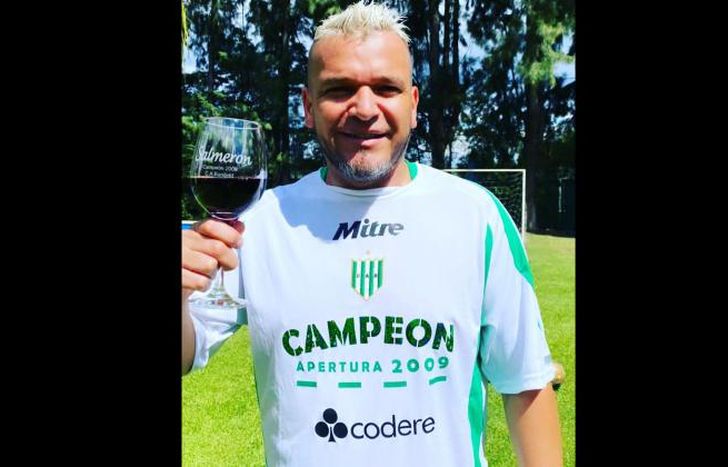 Emocionado, Pupi Salmerón anuncio su retiro del fútbol.