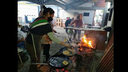 Entregan viandas de comida a más de 1.000 personas, y piden donaciones para seguir ayudando