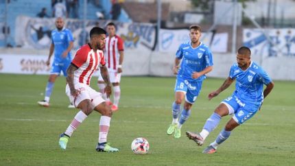 El Celeste recibe al Santo tucumano. El Celeste recibe al Santo tucumano.