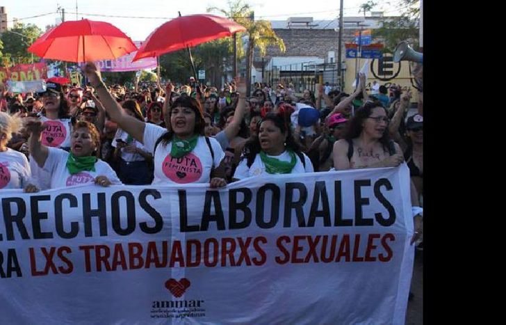 Para no exponerse a la violencia policial y de las calles, eligen esas plataformas virtuales”.