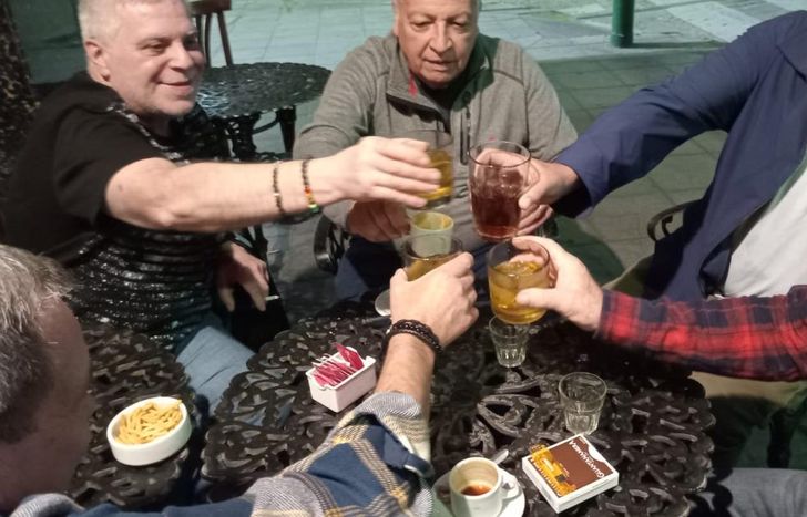 La cita es de lunes a sábados en la tradicional esquina de Gorriti y España.