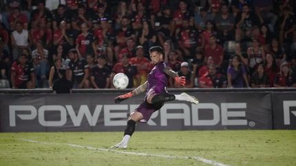 Rago mantuvo su  quinta valla en cero en Temperley.