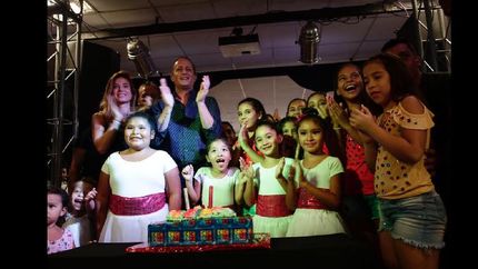 artistas, docentes y alumnos de lomas le transmitieron su apoyo a insaurralde