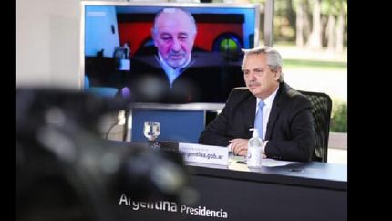 Fernández encabezó la conferencia en Olivos.