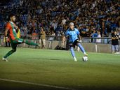 Luciano Nieto, el eje de Temperley en la mitad de la cancha.