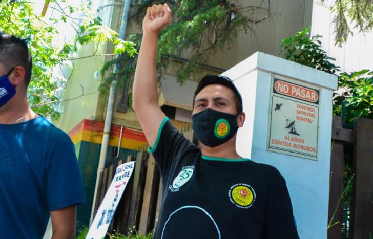 Suárez pudo regresar a la fábrica después de seis meses.