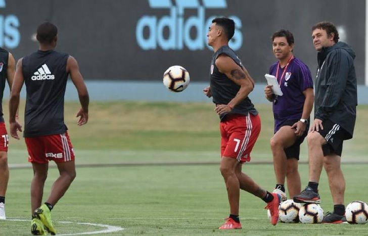 El plantel Millonario comenzará la defensa del título continental ante Alianza Lima, en Perú.