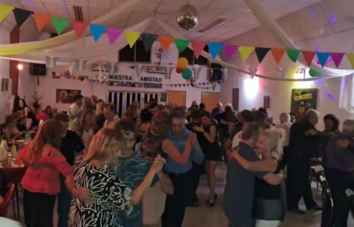 Las clases de tango no se detienen en enero.