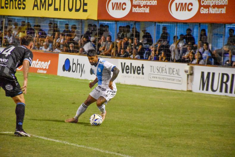 Temperley no puede con Rafaela. Temperley no puede con Rafaela.