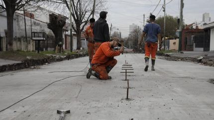 Las cuadrillas hacen reparaciones en hormigón.