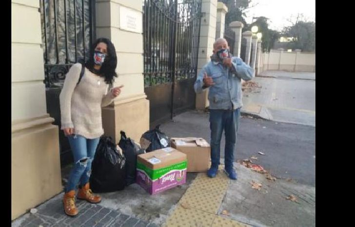 Los ricoteros se encargan de juntar donaciones y entregarlos a las entidades sociales que más lo necesitan.