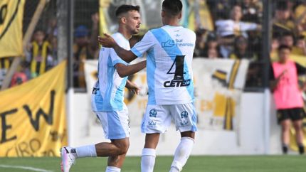 El defensor le dio el triunfo al Celeste. El defensor le dio el triunfo al Celeste.
