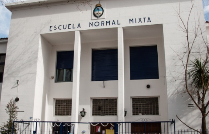 La ENAM reparará los libros matriz de cuatro estudiantes víctimas de la dictadura.