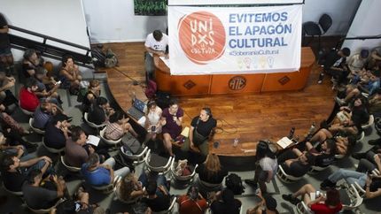 Se votó seguir un plan de lucha.