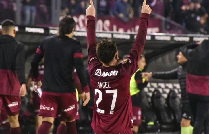 Así celebró su gol González.