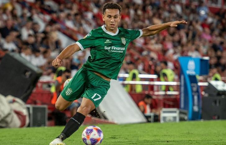 Juan Bisanz sumó sus primero minutos con Banfield.