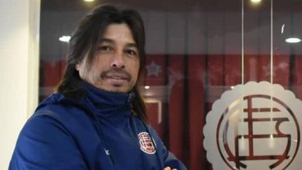 Salomón trabajó varios años en Inferiores de Lanús. Salomón trabajó varios años en Inferiores de Lanús.