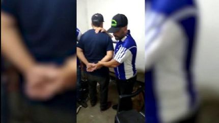 los oficiales se anotaron en el torneo de fútbol para dar con los delincuentes.