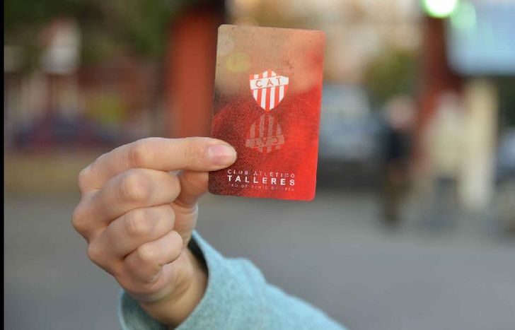 Los hinchas Albirrojos se pone al día.