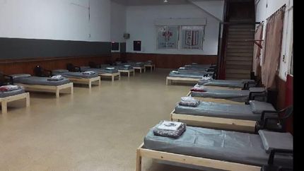 Se desinfectó el lugar y ubicaron 20 camas.