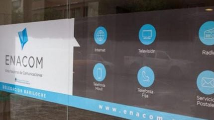 Enacom sancionó a Telecom; Claro y Telefónica reintegrarán.
