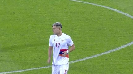 El futbolista de Banfield hizo su estreno en la Selección de Armenia. El futbolista de Banfield hizo su estreno en la Selección de Armenia.