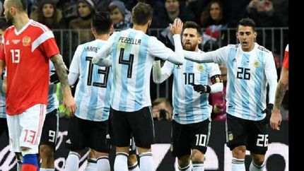 Pezella se perdería el partido inicial frente a Colombia.